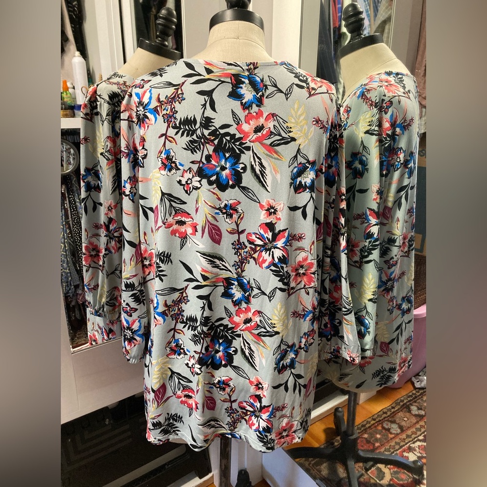 Massini - Pastel Floral Print 3/4 Sleeve Popover Top, Size Large - Picture 4 of 11